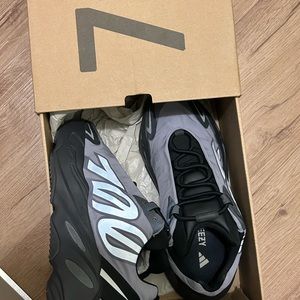 Yeezy 700